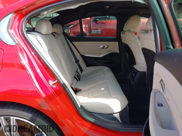 2021 BMW 3 Series 330i z VIN 3MW5R1J08M8B56246, wystawiony jako IAAI lot #42355325 z przebiegiem 48 699 mil mil oraz . Historia ofert i sprzedaży dostępna na DreamBid. Obrazek 8.