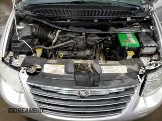 2005 Chrysler Town & Country Touring with VIN 2C4GP54L25R412221, listed as a Copart auction lot 41481705 with 304,558 mi miles and Salvage Title. Bid and sale history available at carsss.com. Image 12.