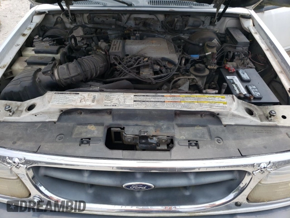 2000 Ford Explorer XLT with VIN 1FMZU83P8YUB63966, listed as a Copart auction lot 59455755 with 136,852 mi miles and Clean title. Bid and sale history available at DreamBid. Image 12.