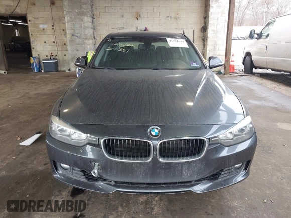 2015 BMW 3 Series 328i xDrive z VIN WBA3B3G58FNR85943, wystawiony jako IAAI lot #41721614 z przebiegiem 95 997 mil mil oraz . Historia ofert i sprzedaży dostępna na DreamBid. Obrazek 12.