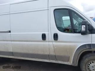 2025 Ram ProMaster Cargo Van Tradesman with VIN 3C6LRVDG6SE504528, listed as a IAAI auction lot 41944787 with 7,480 mi miles. Bid and sale history available at carsss.com. Image 13.