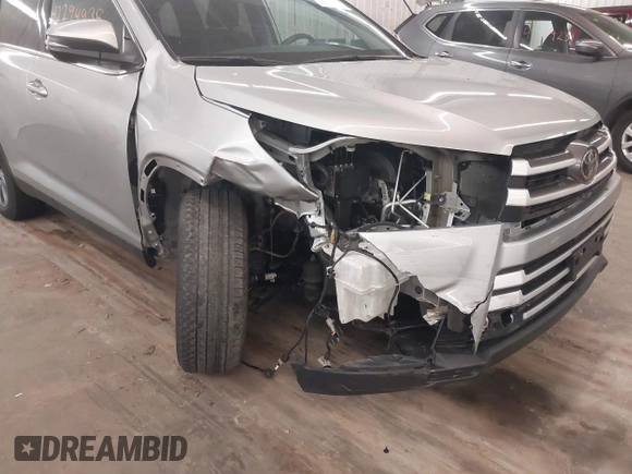 2019 Toyota Highlander SE with VIN 5TDJZRFH4KS612004, listed as a IAAI auction lot 42294935 with 47,603 mi miles and . Bid and sale history available at DreamBid. Image 6.