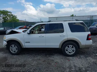 2006 Ford Explorer Eddie Bauer с VIN 1FMEU74E06UA86609, выставлен на аукционе IAAI как лот 42393808 с пробегом Не указан миль и . История ставок и продаж доступна на DreamBid. Изображение 14.