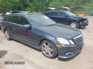 2011 Mercedes-Benz E 350 Luxury z VIN WDDHH8HB6BA501543, wystawiony jako IAAI lot #42198815 z przebiegiem 236 217 mil mil oraz . Historia ofert i sprzedaży dostępna na DreamBid. Obrazek 1.