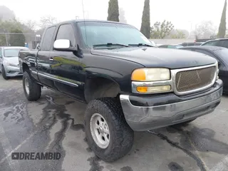 2002 GMC New Sierra 1500 SLE with VIN 1GTEC19V32Z256472, listed as a IAAI auction lot 41512555 with 283,040 mi miles. Bid and sale history available at carsss.com. Image 1.