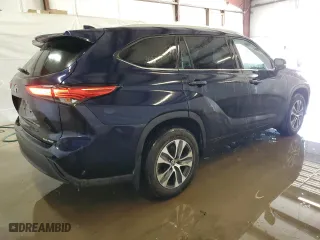 2022 Toyota Highlander XLE with VIN 5TDHZRBH8NS566380, listed as a Copart auction lot 52572785 with 109,103 mi miles and Clean Title. Bid and sale history available at carsss.com. Image 3.