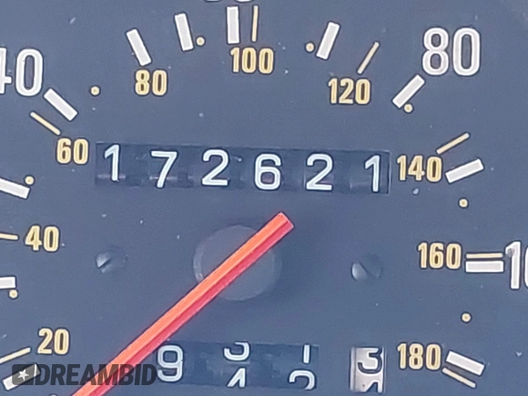 1993 Volvo 240 с VIN YV1AW8805P1954635, выставлен на аукционе IAAI как лот 42135518 с пробегом 172 621 миль миль и . История ставок и продаж доступна на DreamBid. Изображение 7.
