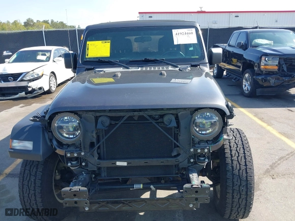 2020 Jeep Wrangler Unlimited Sport Altitude with VIN 1C4HJXDG7LW215344, listed as a IAAI auction lot 41924460 with 51,802 mi miles. Bid and sale history available at carsss.com. Image 13.