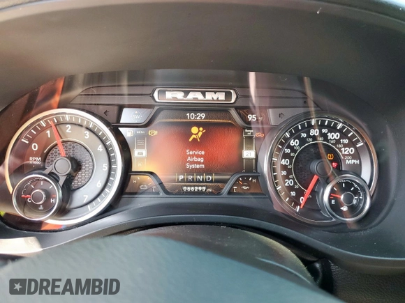2022 Ram 1500 Lone Star z VIN 1C6RREFT0NN276630, wystawiony jako Copart lot #58753925 z przebiegiem 66 293 mil mil oraz Czysty tytuł • Clean title. Historia ofert i sprzedaży dostępna na DreamBid. Obrazek 9.