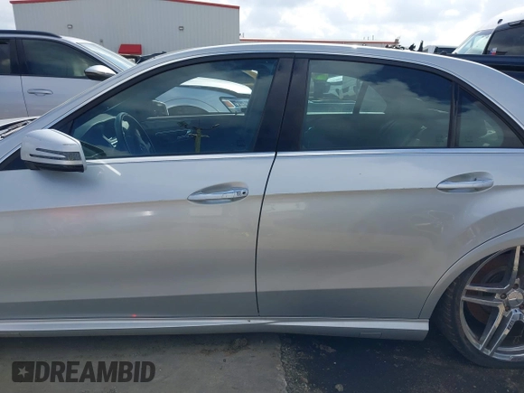 2011 Mercedes-Benz E 63 AMG с VIN WDDHF7HB8BA356599, выставлен на аукционе IAAI как лот 42674553 с пробегом 73 500 миль миль и . История ставок и продаж доступна на DreamBid. Изображение 13.