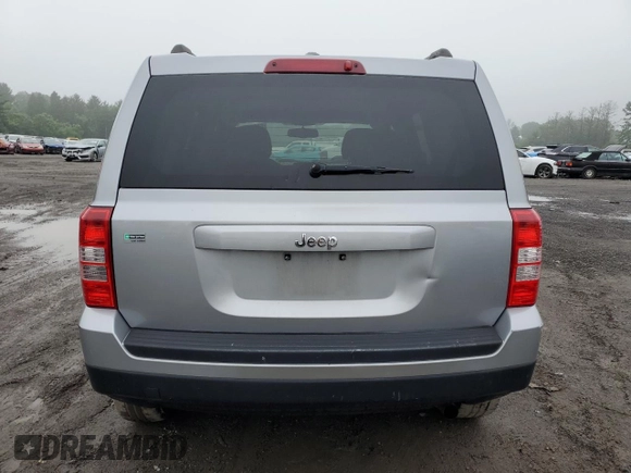 2017 Jeep Patriot Sport SE z VIN 1C4NJPBA7HD145705, wystawiony jako Copart lot #60954225 z przebiegiem 98 605 mil mil oraz Szkoda całkowita • Salvage title. Historia ofert i sprzedaży dostępna na DreamBid. Obrazek 6.