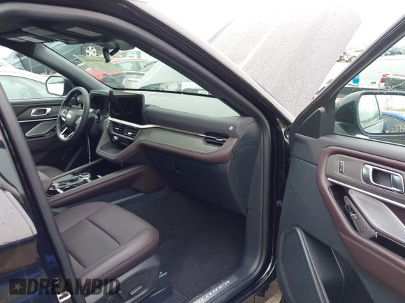 2025 Ford Explorer with VIN 1FMUK8HHXSGA09590, listed as a IAAI auction lot 42193003 with 1,494 mi miles and . Bid and sale history available at DreamBid. Image 5.