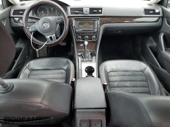 2014 Volkswagen Passat SEL Premium with VIN 1VWCN7A30EC036693, listed as a Copart auction lot 59156245 with 136,939 mi miles and Salvage title. Bid and sale history available at DreamBid. Image 8.