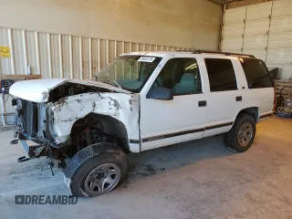 1996 GMC Yukon with VIN 1GKEK13R6TJ756550, listed as a Copart auction lot 88435135 with 204,254 mi miles and Salvage Title. Bid and sale history available at carsss.com. Image 1.