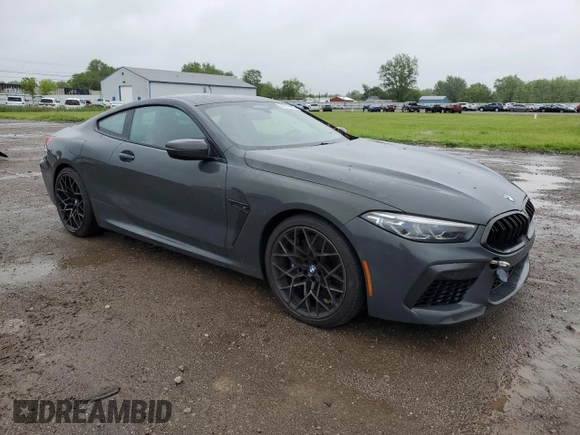 2020 BMW M8 z VIN WBSAE0C07LCD25423, wystawiony jako Copart lot #58272065 z przebiegiem 102 346 mil mil oraz Czysty tytuł • Clean title. Historia ofert i sprzedaży dostępna na DreamBid. Obrazek 4.