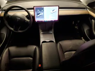 2022 Tesla Model 3 z VIN 5YJ3E1EAXNF313989, wystawiony jako Copart lot #88564835 z przebiegiem 35 407 mil mil oraz Szkoda całkowita • Salvage title. Historia ofert i sprzedaży dostępna na DreamBid. Obrazek 8.