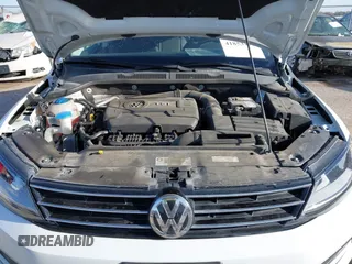 2017 Volkswagen Jetta SEL z VIN 3VWL17AJ0HM258163, wystawiony jako IAAI lot #41853477 z przebiegiem 48 243 mil mil oraz . Historia ofert i sprzedaży dostępna na DreamBid. Obrazek 10.