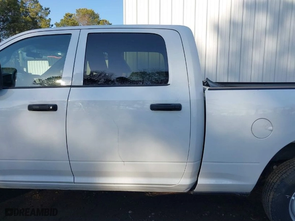 2024 Ram 2500 Tradesman with VIN 3C6UR4CJ5RG210774, listed as a IAAI auction lot 41417352 with 2,376 mi miles. Bid and sale history available at carsss.com. Image 15.