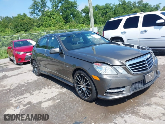 2012 Mercedes-Benz E 350 Luxury z VIN WDDHF5KB5CA629139, wystawiony jako IAAI lot #42360346 z przebiegiem 142 949 mil mil oraz . Historia ofert i sprzedaży dostępna na DreamBid. Obrazek 1.