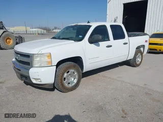 2011 Chevrolet Silverado 1500 LT with VIN 3GCPKSE38BG372823, listed as a IAAI auction lot 41931529 with 212,083 mi miles. Bid and sale history available at carsss.com. Image 17.