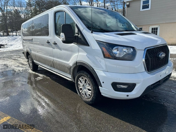 2024 Ford Transit Passenger Wagon XL with VIN 1FBAX2YG8RKA21603, listed as a Copart auction lot 44740795 with 10,961 mi miles and Non Repairable. Bid and sale history available at carsss.com. Image 4.