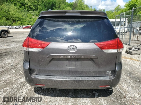 2011 Toyota Sienna XLE z VIN 5TDDK3DCXBS014134, wystawiony jako Copart lot #55124725 z przebiegiem 193 629 mil mil oraz Szkoda całkowita • Salvage title. Historia ofert i sprzedaży dostępna na DreamBid. Obrazek 6.