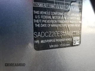 2021 Jaguar F-Pace SVR z VIN SADCZ2EE3MA681181, wystawiony jako Copart lot #82393414 z przebiegiem 21 895 mil mil oraz Szkoda całkowita • Salvage title. Historia ofert i sprzedaży dostępna na DreamBid. Obrazek 13.
