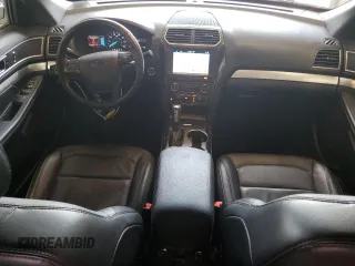 2017 Ford Explorer XLT z VIN 1FM5K8D89HGD10533, wystawiony jako Copart lot #63228615 z przebiegiem 134 917 mil mil oraz Szkoda całkowita • Salvage title. Historia ofert i sprzedaży dostępna na DreamBid. Obrazek 8.