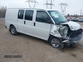 2017 GMC Savana Cargo Van with VIN 1GTW7AFF9H1909433, listed as a IAAI auction lot 41726633 with 178,799 mi miles. Bid and sale history available at carsss.com. Image 1.