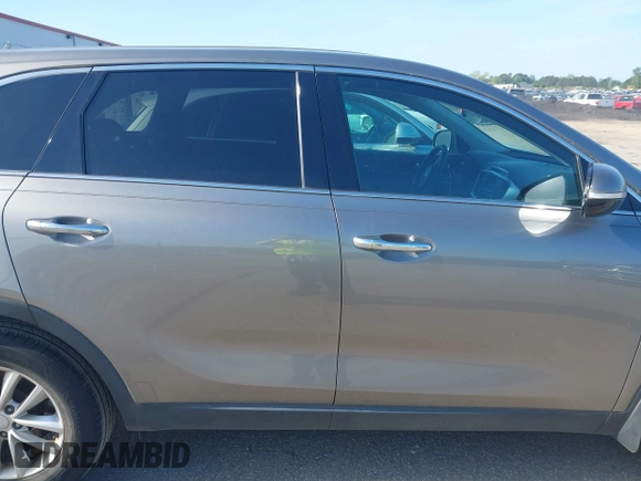 2018 Kia Sorento LX with VIN 5XYPG4A35JG417927, listed as a IAAI auction lot 42153693 with 75,971 mi miles. Bid and sale history available at carsss.com. Image 13.