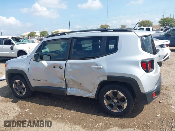 2015 Jeep Renegade Latitude with VIN ZACCJABH0FPB65461, listed as a IAAI auction lot 39756561 with 132,135 mi miles. Bid and sale history available at carsss.com. Image 6.