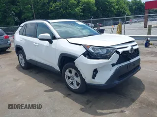 2019 Toyota RAV4 XLE z VIN 2T3P1RFV0KC008652, wystawiony jako IAAI lot #42508557 z przebiegiem 87 684 mil mil oraz . Historia ofert i sprzedaży dostępna na DreamBid. Obrazek 1.