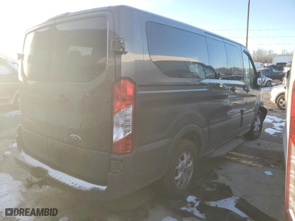 2016 Ford Transit Wagon XL with VIN 1FMZK1ZM2GKA87925, listed as a Copart auction lot 89156715 with 198,108 mi miles and Clean Title. Bid and sale history available at carsss.com. Image 3.