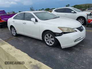 2007 Lexus ES 350 with VIN JTHBJ46G772013990, listed as a IAAI auction lot 41889075 with 260,915 mi miles. Bid and sale history available at carsss.com. Image 1.
