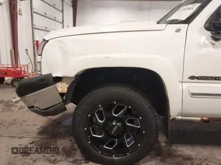 2006 Chevrolet Silverado 1500HD LT1 with VIN 1GCGK13U76F242626, listed as a IAAI auction lot 40786885 with 171,077 mi miles and . Bid and sale history available at DreamBid. Image 18.