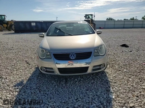 2009 Volkswagen Eos Komfort с VIN WVWAA71F99V016050, выставлен на аукционе Copart как лот 58229565 с пробегом 105 584 миль миль и Списание • Salvage title. История ставок и продаж доступна на DreamBid. Изображение 13.