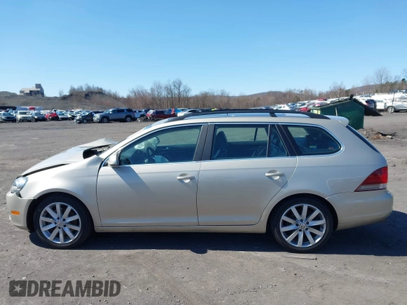 2014 Volkswagen Jetta SportWagen TDI with VIN 3VWPL7AJ8EM610672, listed as a IAAI auction lot 41811091 with 129,554 mi miles. Bid and sale history available at carsss.com. Image 14.