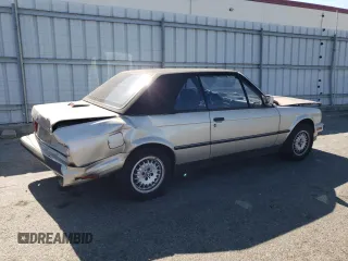 1989 BMW 3 Series z VIN WBABB2308K8864242, wystawiony jako Copart lot #72472654 z przebiegiem 124 243 mil mil oraz Szkoda całkowita • Salvage title. Historia ofert i sprzedaży dostępna na DreamBid. Obrazek 3.