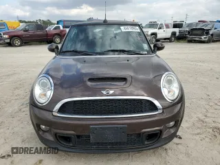 2011 MINI Convertible S with VIN WMWZP3C58BTX83725, listed as a Copart auction lot 44418965 with 45,401 mi miles and Salvage title. Bid and sale history available at DreamBid. Image 5.