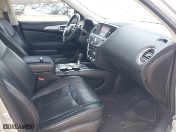 2017 Nissan Pathfinder SV with VIN 5N1DR2MNXHC603746, listed as a IAAI auction lot 41736575 with 174,439 mi miles. Bid and sale history available at carsss.com. Image 5.