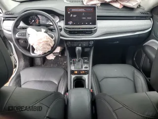 2022 Jeep Compass Latitude Lux z VIN 3C4NJDFB8NT208723, wystawiony jako Copart lot #59283325 z przebiegiem 16 861 mil mil oraz Szkoda całkowita • Salvage title. Historia ofert i sprzedaży dostępna na DreamBid. Obrazek 8.