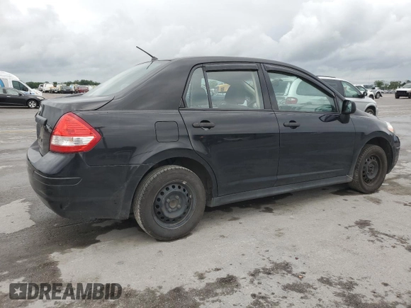 2009 Nissan Versa 1.6 z VIN 3N1CC11EX9L465053, wystawiony jako Copart lot #58202265 z przebiegiem 212 058 mil mil oraz Szkoda całkowita • Salvage title. Historia ofert i sprzedaży dostępna na DreamBid. Obrazek 3.