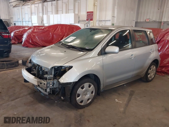 2005 Scion xA z VIN JTKKT604450093627, wystawiony jako IAAI lot #41677065 z przebiegiem 144 397 mil mil oraz . Historia ofert i sprzedaży dostępna na DreamBid. Obrazek 2.