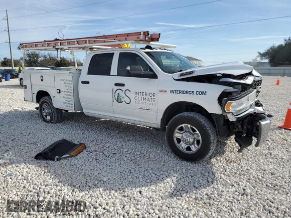 2022 Ram 3500 Tradesman with VIN 3C7WR3GJXNG226570, listed as a Copart auction lot 81580414 with 93,282 mi miles and Salvage Title. Bid and sale history available at carsss.com. Image 4.