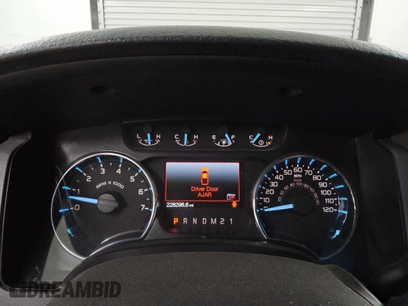 2011 Ford F-150 XL z VIN 1FTMF1CM7BKD43495, wystawiony jako Copart lot #55725435 z przebiegiem 228 298 mil mil oraz Czysty tytuł • Clean title. Historia ofert i sprzedaży dostępna na DreamBid. Obrazek 9.