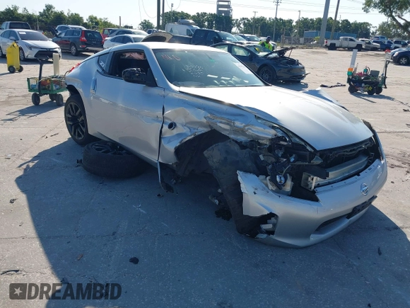 2017 Nissan 370Z with VIN JN1AZ4EHXHM951104, listed as a IAAI auction lot 41992380 with 118,356 mi miles. Bid and sale history available at carsss.com. Image 1.