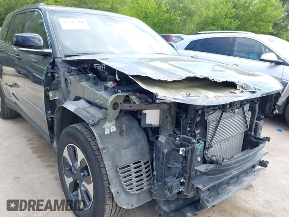 2024 Jeep Grand Cherokee with VIN 1C4RJYB68RC132293, listed as a IAAI auction lot 42597310 with 39,517 mi miles and . Bid and sale history available at DreamBid. Image 6.