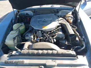 1985 Mercedes-Benz 380 z VIN WDBBA45C6FA020254, wystawiony jako IAAI lot #41254573 z przebiegiem 74 344 mil mil oraz . Historia ofert i sprzedaży dostępna na DreamBid. Obrazek 10.