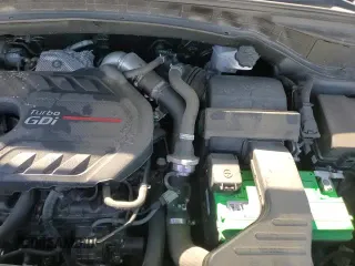 2018 Hyundai Santa Fe 2.0T с VIN 5NMZU4LAXJH076446, выставлен на аукционе Copart как лот 52440345 с пробегом 82 159 миль миль и Списание • Salvage title. История ставок и продаж доступна на DreamBid. Изображение 15.