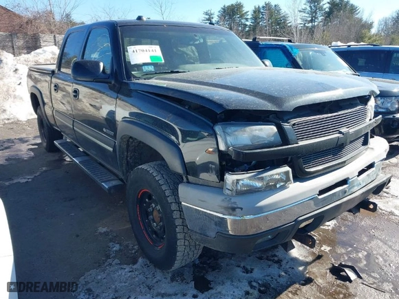 2004 Chevrolet Silverado 2500 Crew Cab LT with VIN 1GCGK23U24F252564, listed as a IAAI auction lot 41704141 with NaN miles. Bid and sale history available at carsss.com. Image 1.